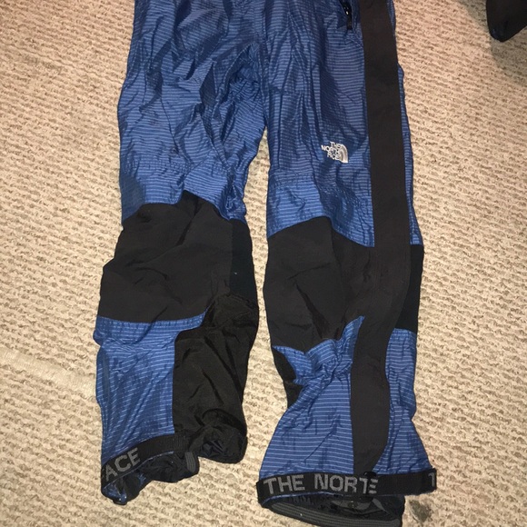 The North Face full body ski suit - Picture 2 of 3